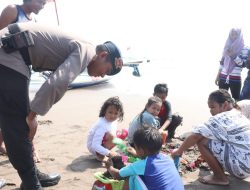 Liburan Nataru, Tim SAR Sat Brimob Bersiaga di Pantai Pangandaran