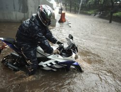 Hujan Lebat Sebabkan 11 Ruas Jalan dan 21 RT di Jakarta Terendam Banjir