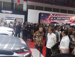 Jokowi Tegaskan Insentif Kendaraan Listrik Diprioritaskan untuk Roda Dua