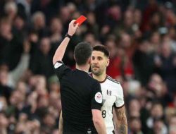 Dikartu Merah Wasit vs MU, Pelatih Fulham Kecewa dengan Sikap Mitrovic