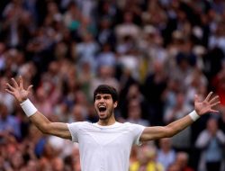 Permintaan Carlos Alcaraz ke Raja Felipe VI Usai Patahkan Dominasi Novak Djokovic di Wimbledon 2023
