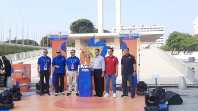 Tiba di Indonesia, Trofi Naismith FIBA World Cup 2023 Diarak Keliling Jakarta selama 3 Hari : Okezone Sports