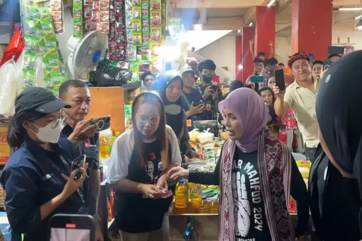 Blusukan ke Pasar Jengki Manado, Siti Atikoh Dengarkan Keluhan Pedagang