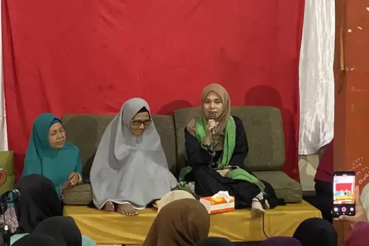 Santri Keluhkan Biaya Pendidikan, Atikoh: Ganjar-Mahfud Punya Inisiatif 1 Keluarga Miskin 1 Sarjana